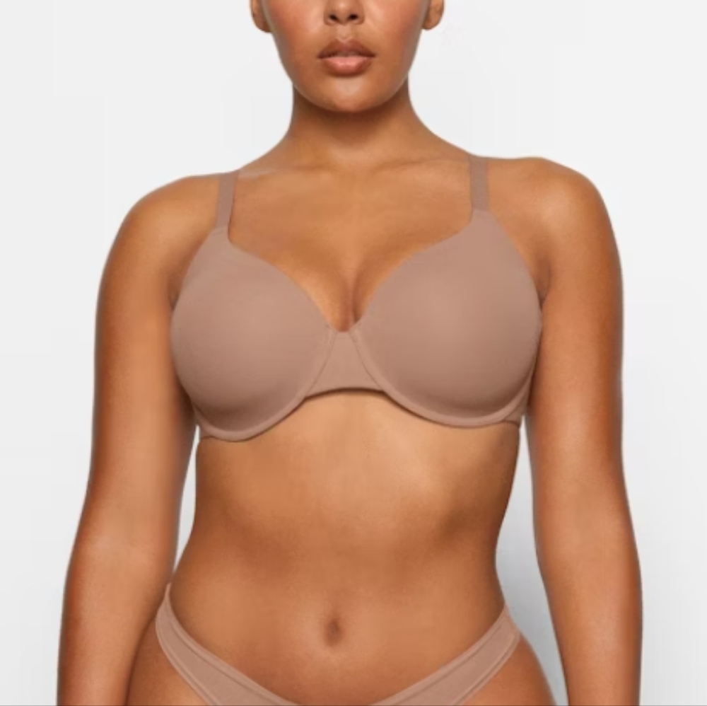 SKIMS Nude Toned Underwire Smooth Bra